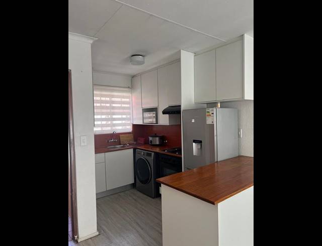 2 BEDROOM TOWNHOUSE FOR SALE IN MEREDALE